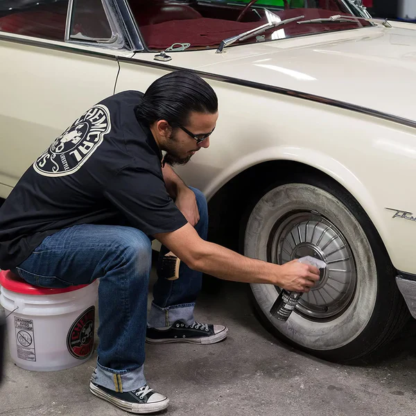 Chemical Guys Lightning Fast Stain Extractor 473ml - Image 5