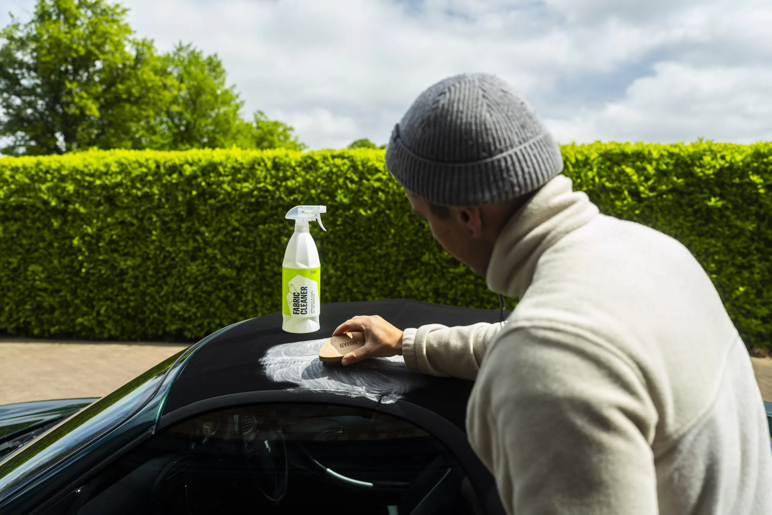 Gyeon Q²M Fabric Cleaner 1L - Image 5